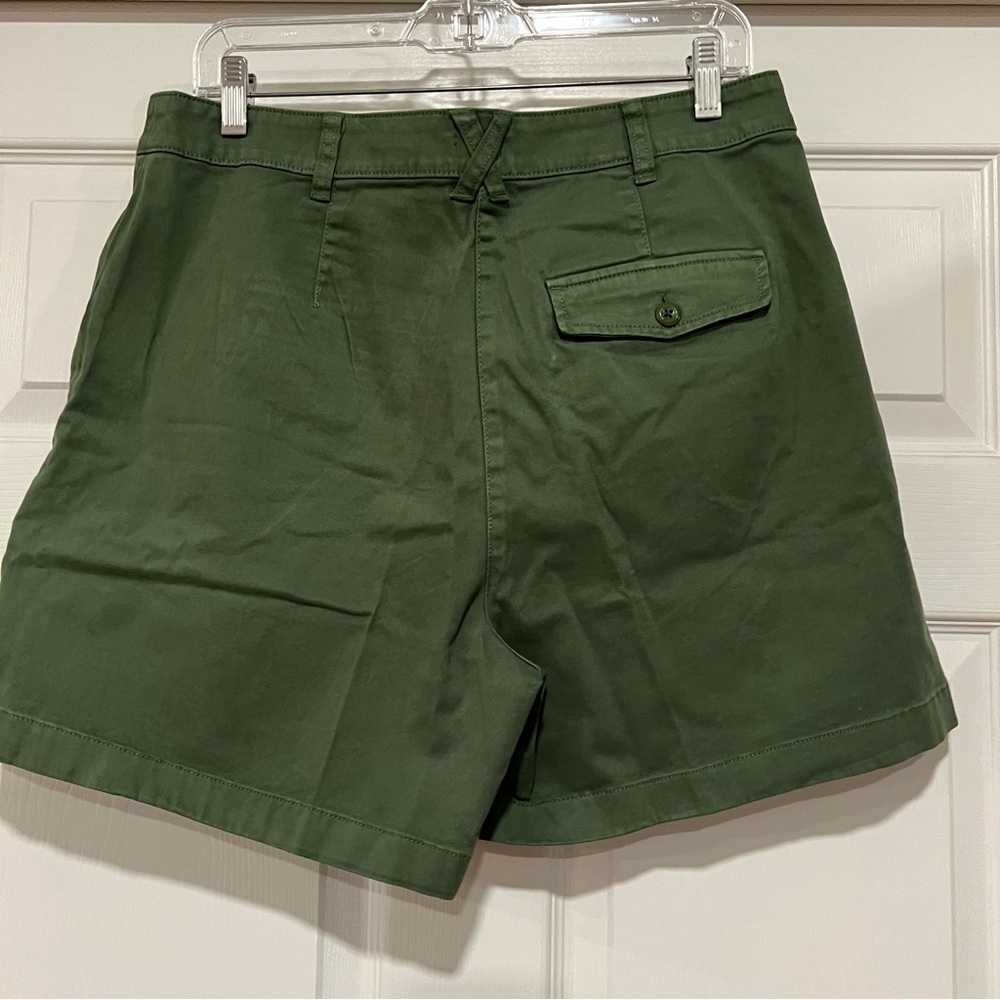 NWT J Crew Pleated capeside chino short in Utility Green 5” inseam size 10 #L04 - Picture 10 of 11